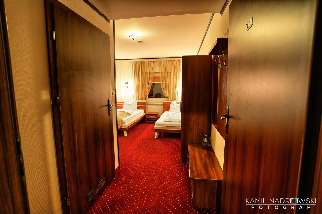 Hotel Zodiak Radomsko Exterior foto