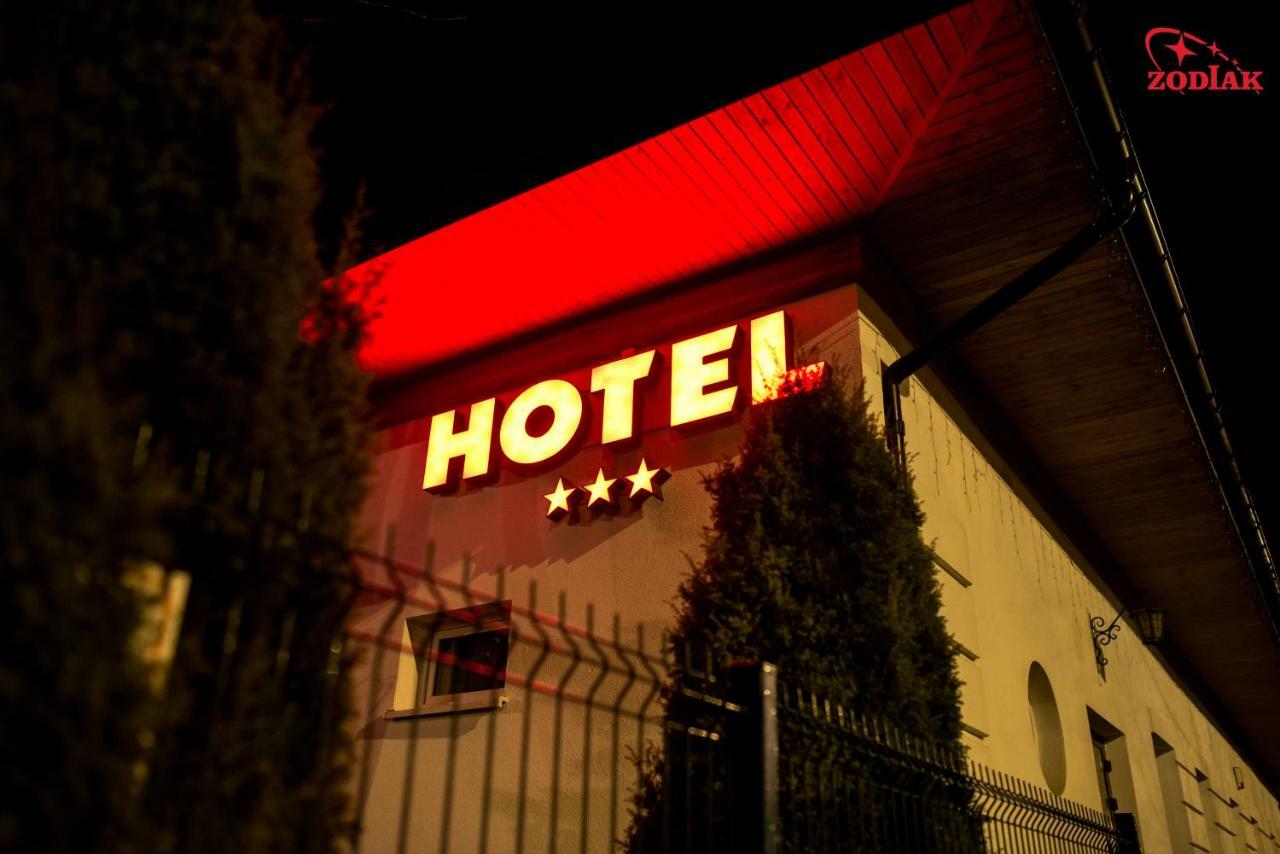 Hotel Zodiak Radomsko Exterior foto